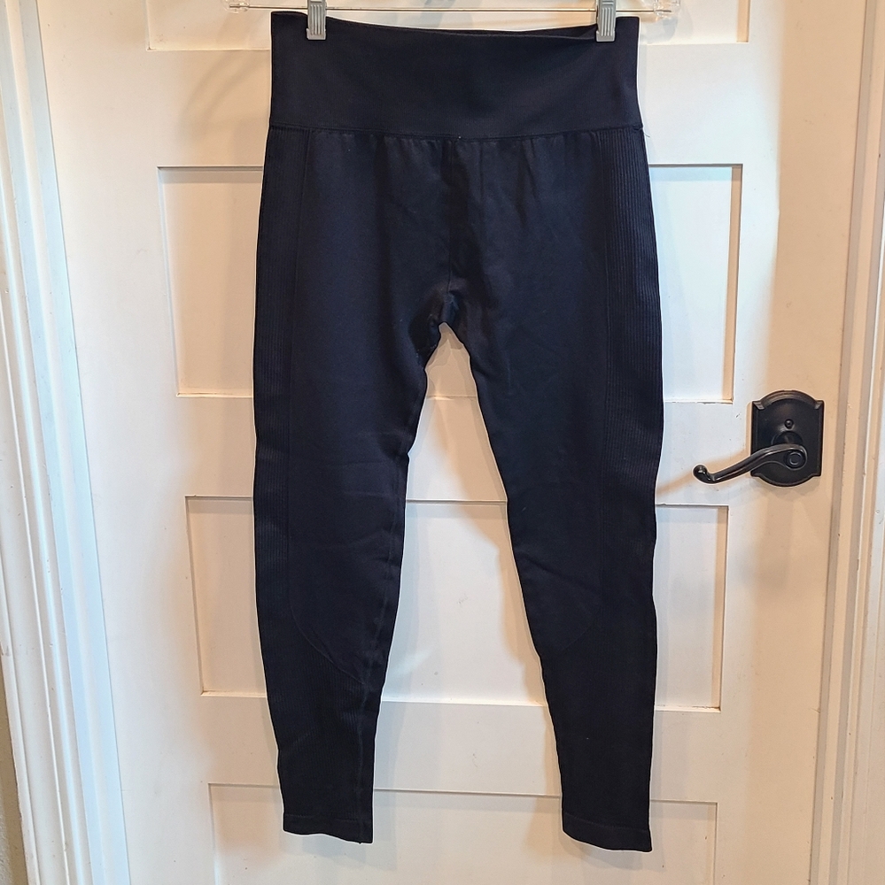Soho Apparel - Black Leggings - M